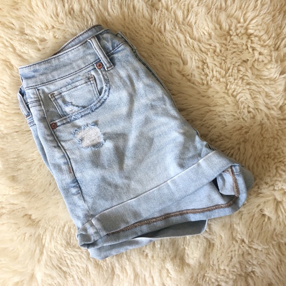 SOLD - American Eagle Stretch Mom Short - Picture 4 of 9